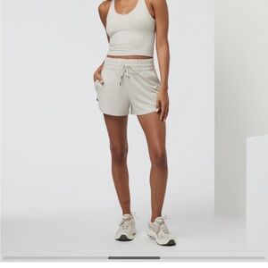 Vuori Halo Performance Crop 2.0 Tank | Cream